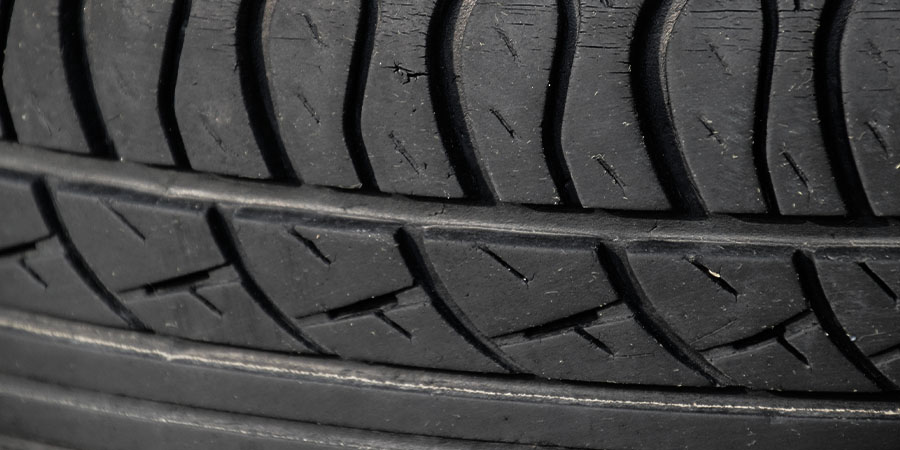 BMW Service & Repair Checklist - Worn Tyres